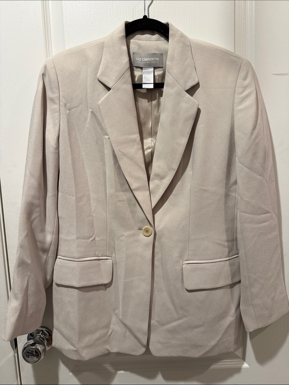 EUC Liz Claiborne Light Cream Single-Button Blazer